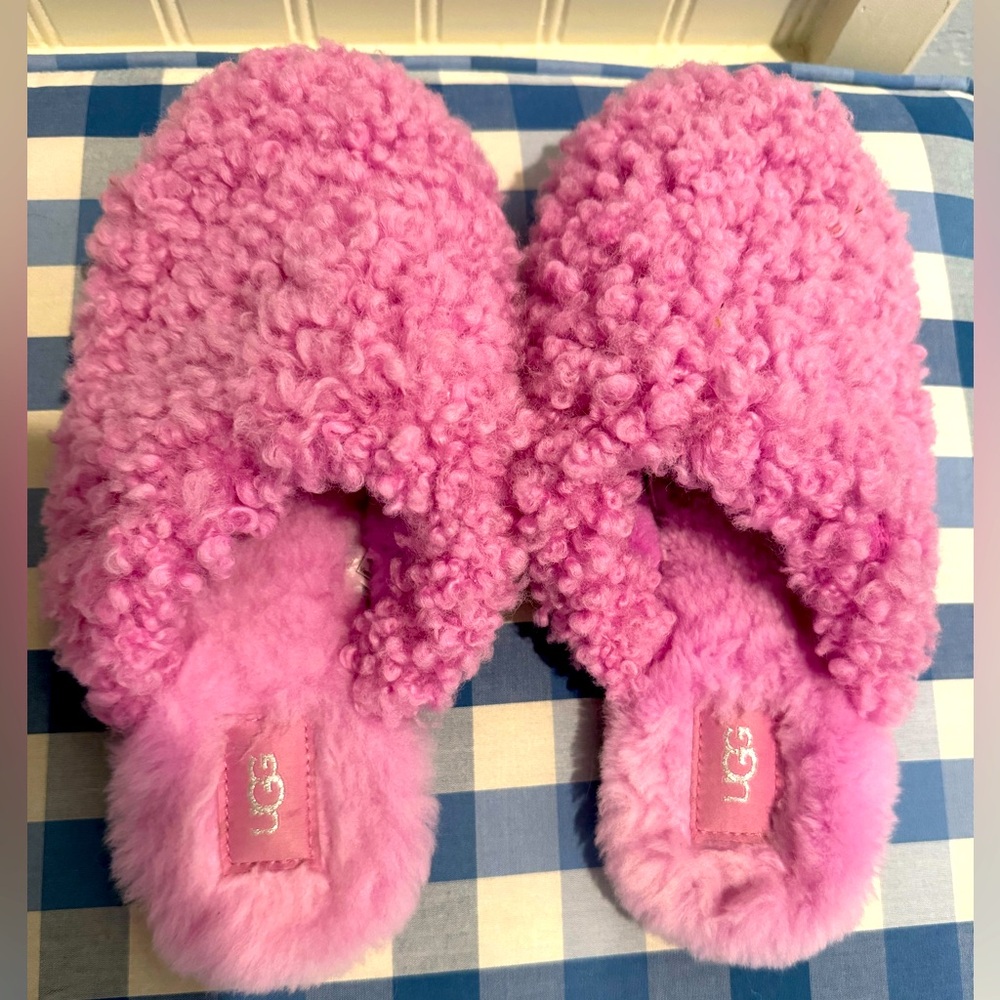 Ugg fuchsia slippers
